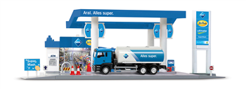 Aral Service Station with Aral Tanker (Free Wheel)